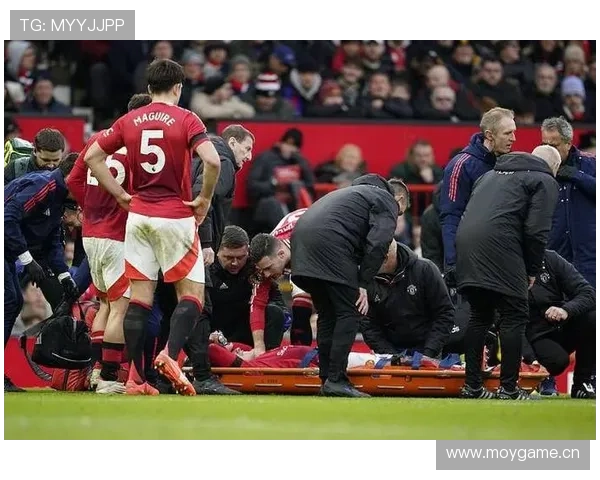 曼联更衣室矛盾再度显现，对球队稳定性及赛季表现造成影响