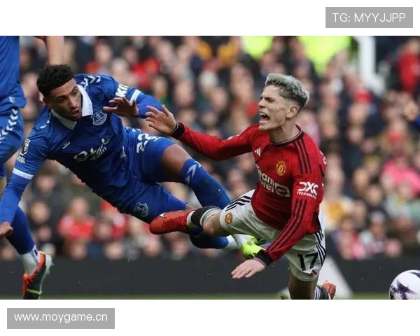 曼联防守体系漏洞频出,球队防守稳定性面临考验,对赛季走势形成制约 曼联防守体系漏洞频出,球队防守稳定性面临考验,对赛季走势形成制约